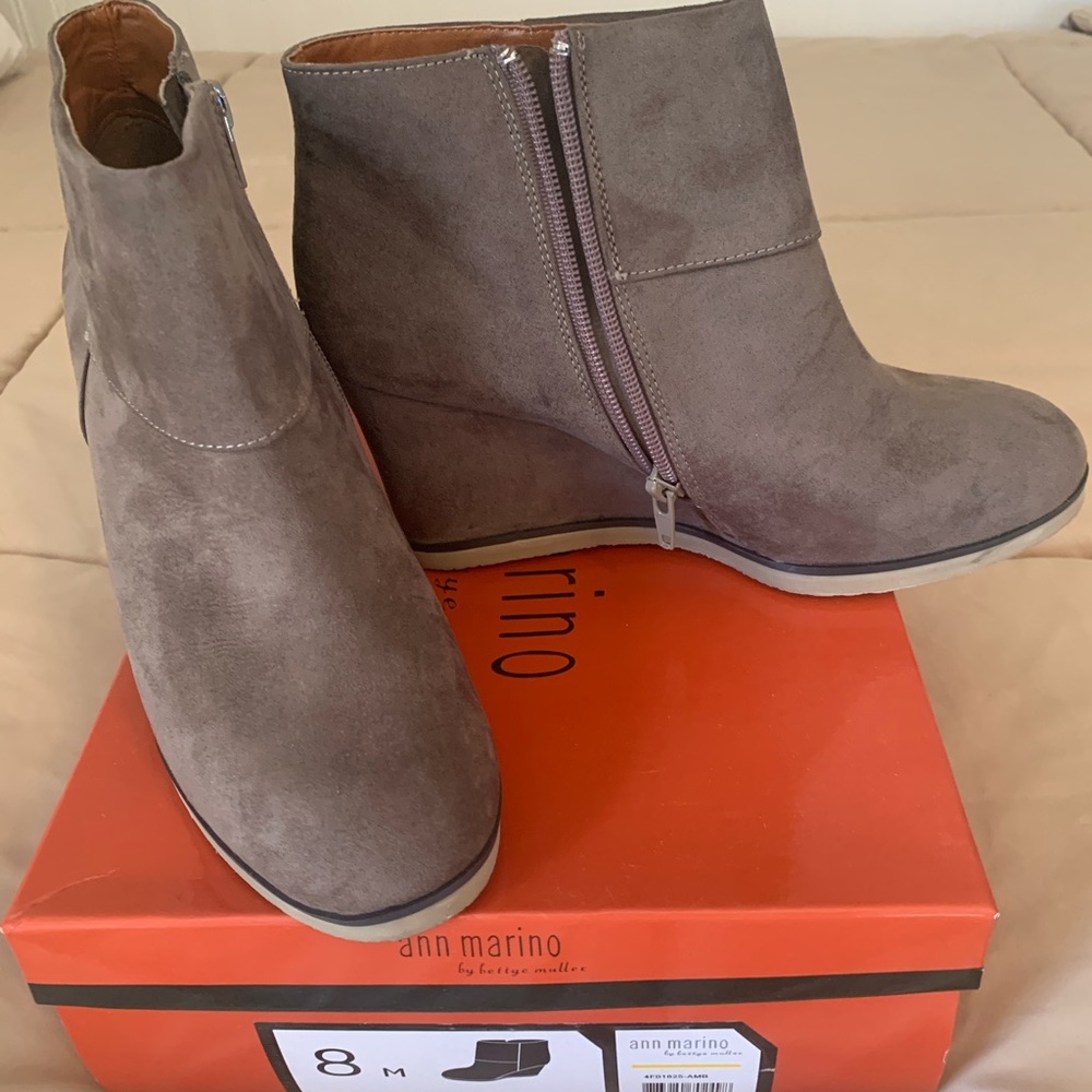 New, never worn Ann Marino suede wedge ankle boots.